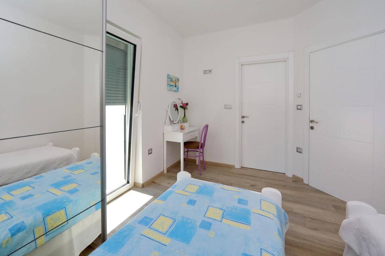 Apartmani Marina S Pogledom, Sukošan Exterior foto