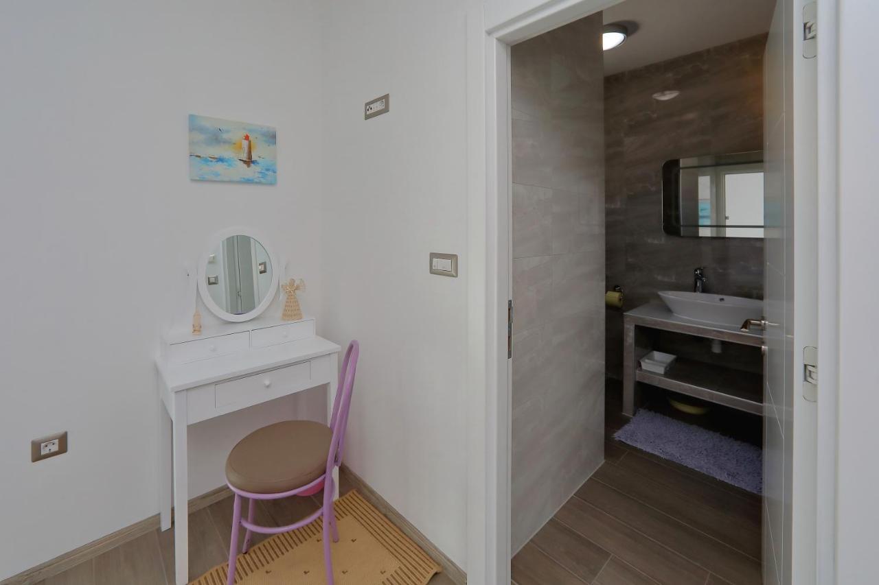 Apartmani Marina S Pogledom, Sukošan Exterior foto