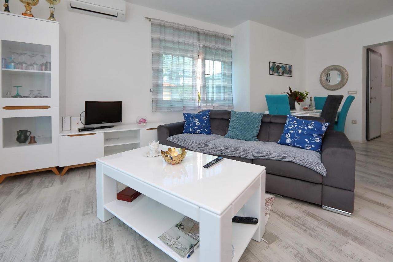 Apartmani Marina S Pogledom, Sukošan Exterior foto